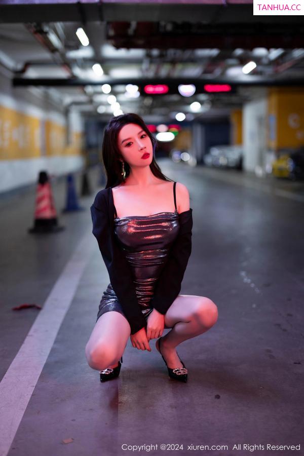 梦心玥  [XiuRen]高清写真图 2024.09.10 No.9137 梦心玥 短裙美腿第18张图片